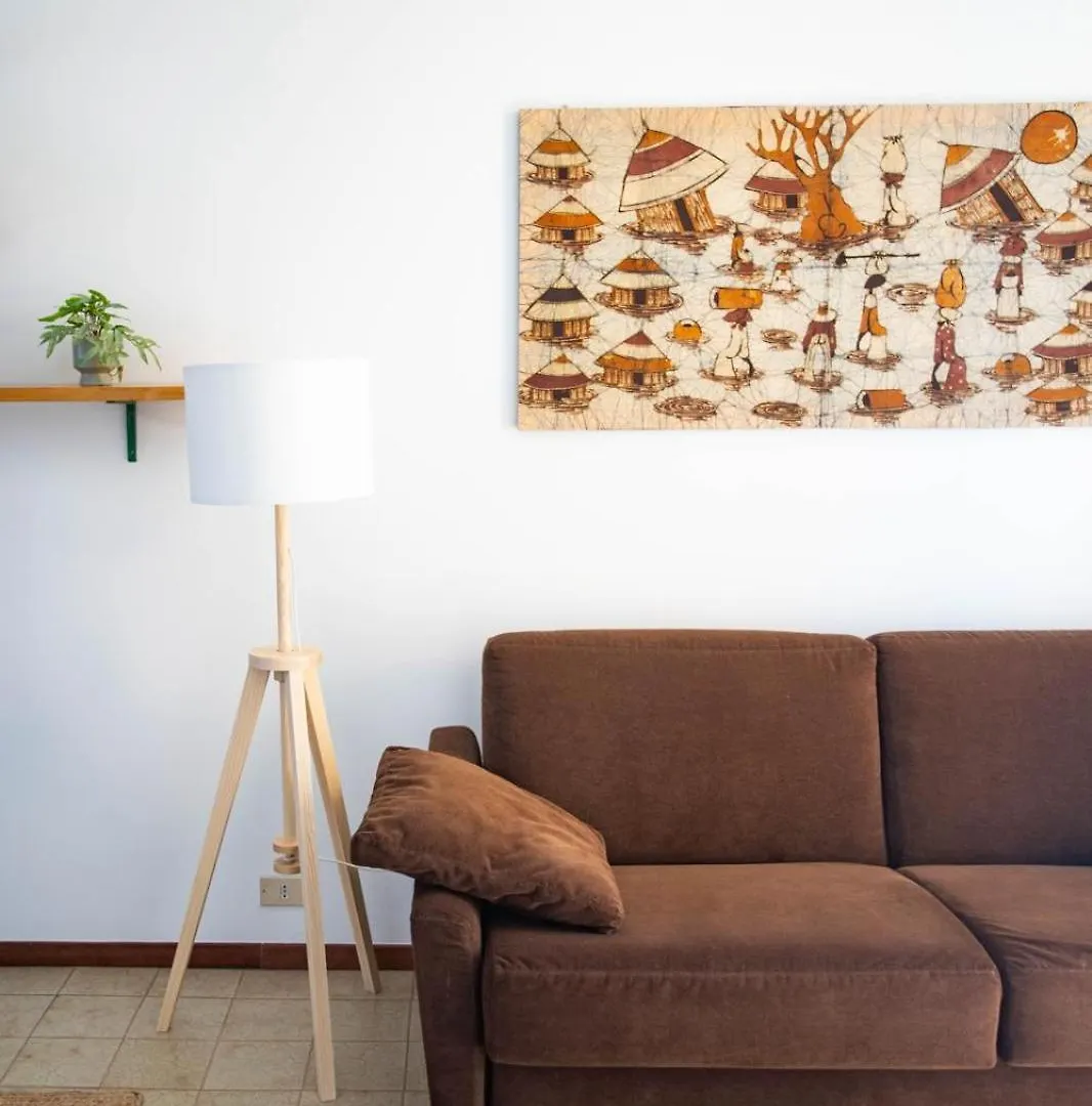 Welcome Traveller Charm Costabella Bardolino